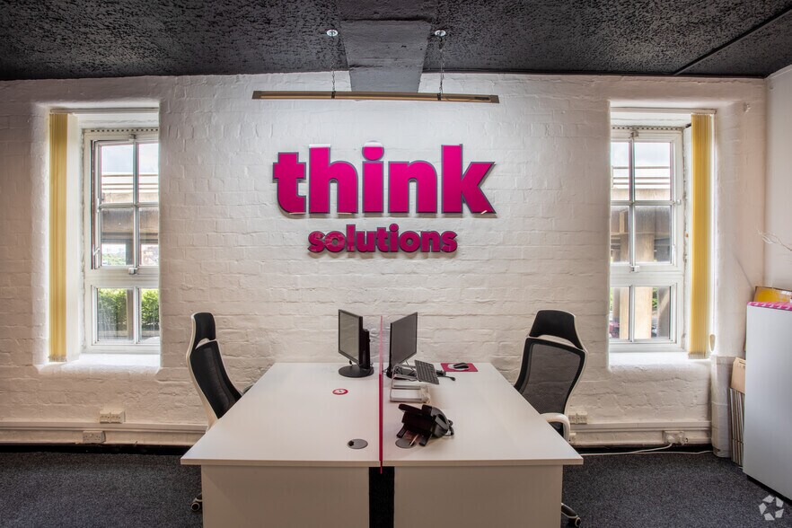 More Photos Of Washington St, Glasgow Office For Lease