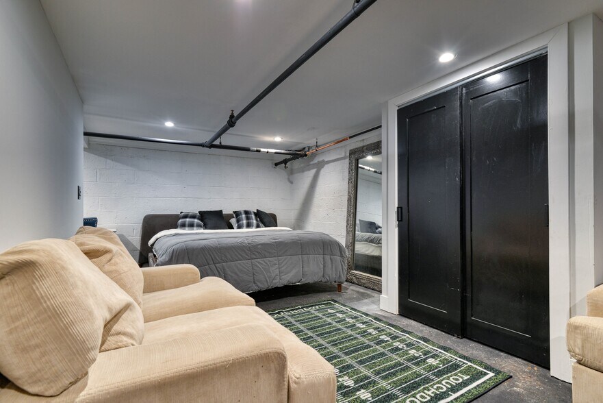 More Photos Of 729 State Route 18, East Brunswick Storefront For Sale