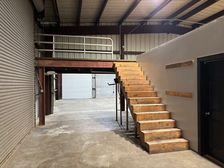 More Photos Of 3823 Fm 1128 Rd, Pearland Light Distribution For Lease