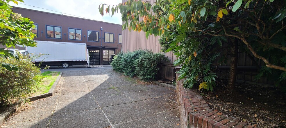 More Photos Of 240 Commercial St NE, Salem General Retail For Sale