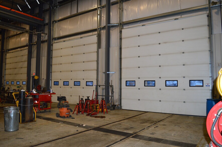 More Photos Of 50 Strathmoor Dr, Sherwood Park Light Manufacturing For Lease
