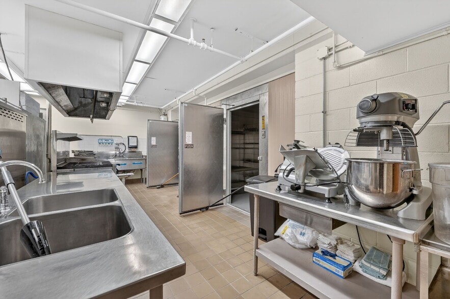 More Photos Of 106 Hospital Dr, Smithville Assisted Living For Sale