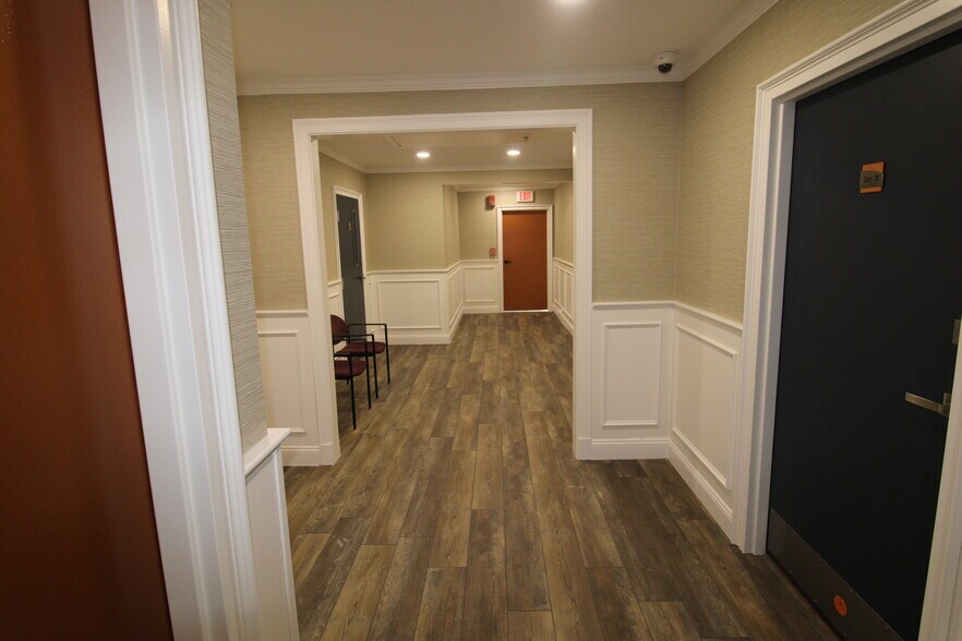 More Photos Of 24 Battle St, Somers Medical For Lease