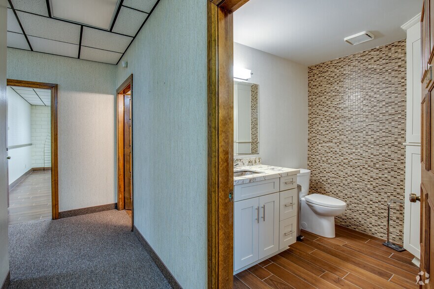 More Photos Of 601 S Rancho Dr, Las Vegas Medical For Sale