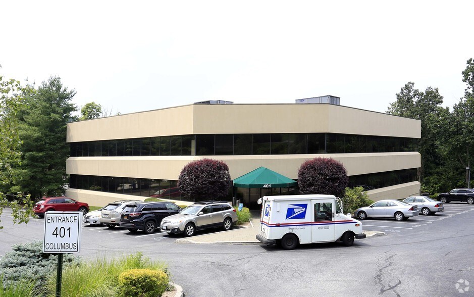 Primary Photo Of 401 Columbus Ave, Valhalla Medical For Lease