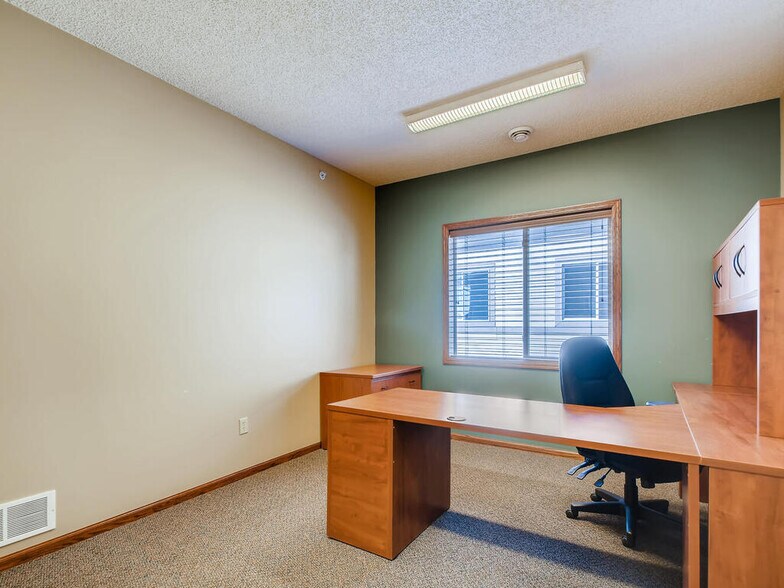 More Photos Of 7975 Stone Creek Dr, Chanhassen Office For Sale