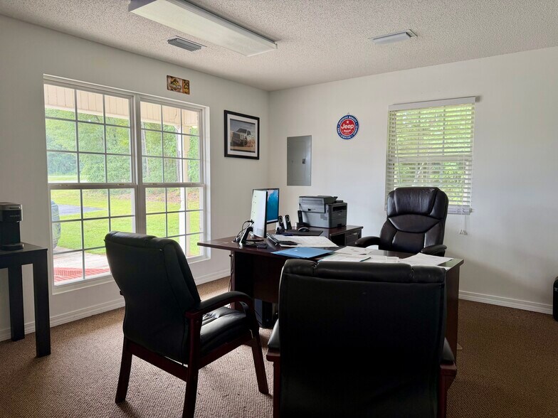More Photos Of 1823 South Blvd, Brewton Office For Sale