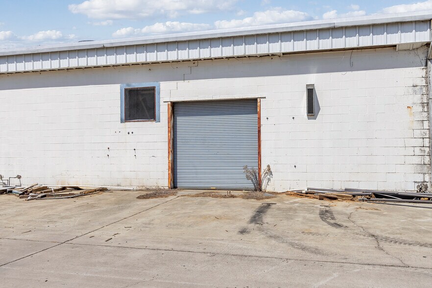More Photos Of 11200 Dunbarton Blvd, Barnwell Manufacturing For Lease