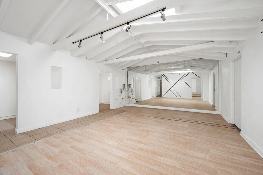 More Photos Of 3861 Jasmine Ave, Culver City Medical For Lease