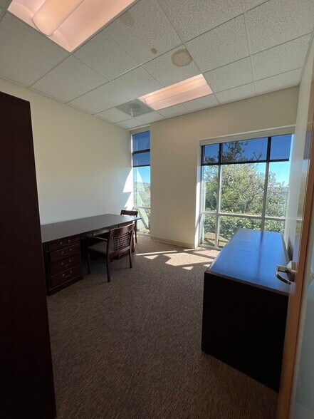 More Photos Of 2794 Gateway Rd, Carlsbad Office For Lease