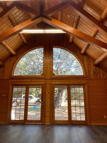 More Photos Of 4225 E Highway 290, Dripping Springs Office For Lease