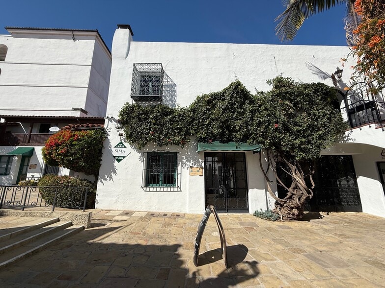 More Photos Of 30-32 El Paseo, Santa Barbara, CA 93101, USA, Santa Barbara Storefront Retail Office For Lease