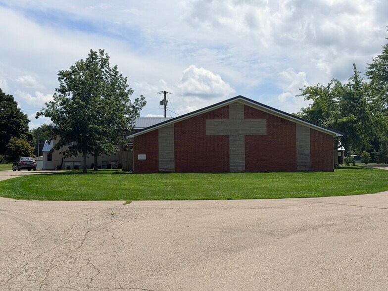 More Photos Of 2255 US 42, London Specialty For Lease
