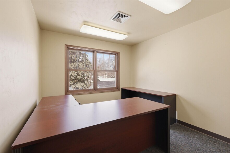 More Photos Of 312 N 5th Ave, Sturgeon Bay Office For Sale