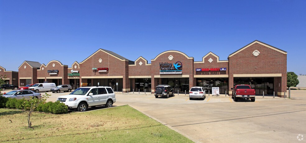 More Photos Of 701-877 S Mustang Rd, Yukon Unknown For Lease