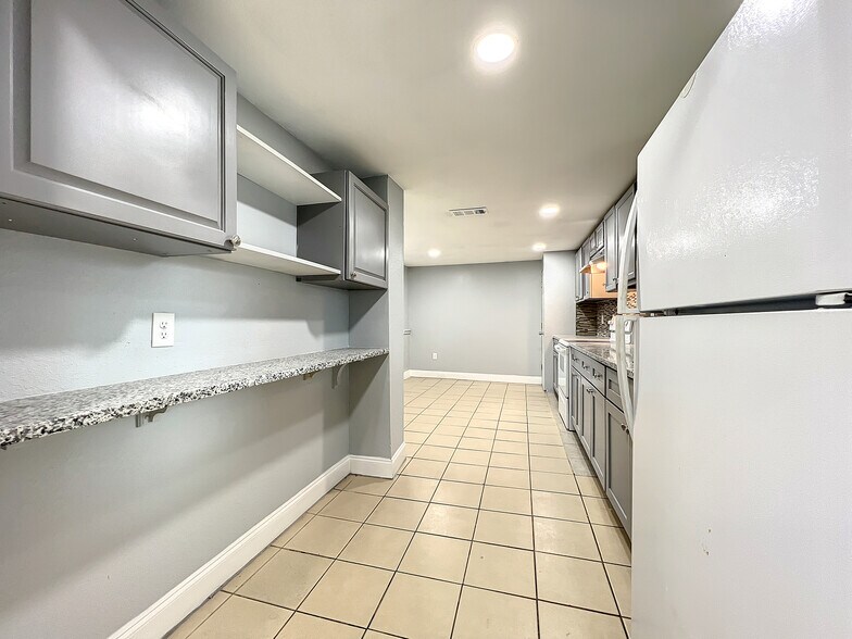 More Photos Of 1906 Murdock Blvd, Orlando Office For Lease