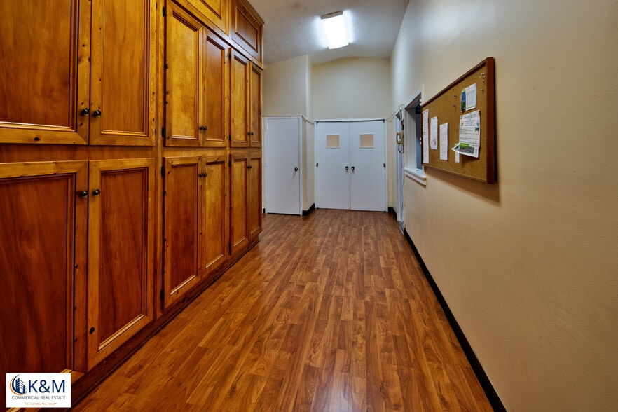 More Photos Of 5610 Inverchapel Rd, Springfield Specialty For Sale