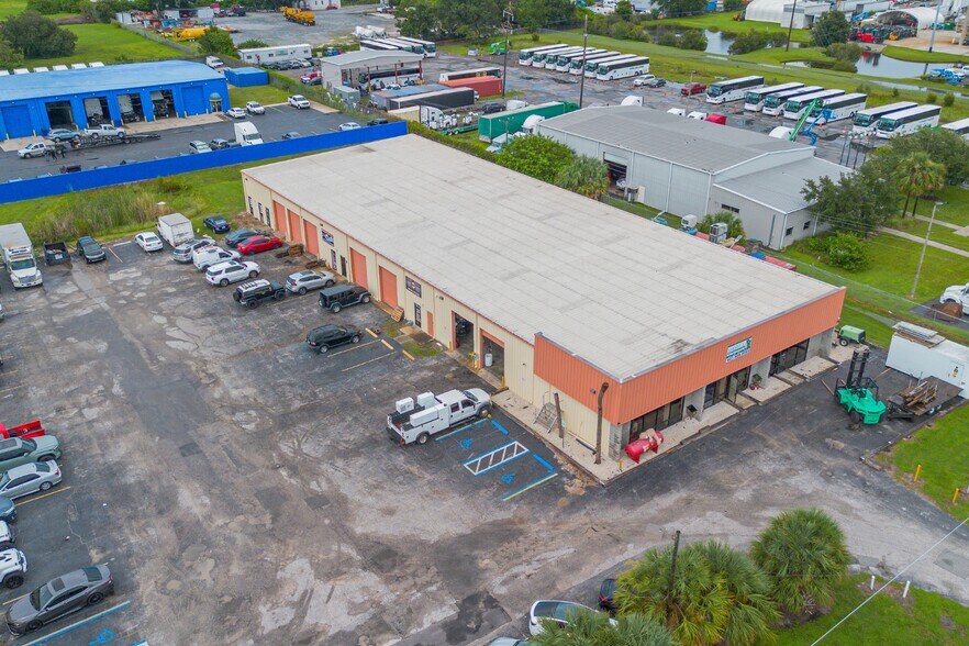 Primary Photo Of 955 W Taft Vineland Rd, Orlando Light Distribution For Lease