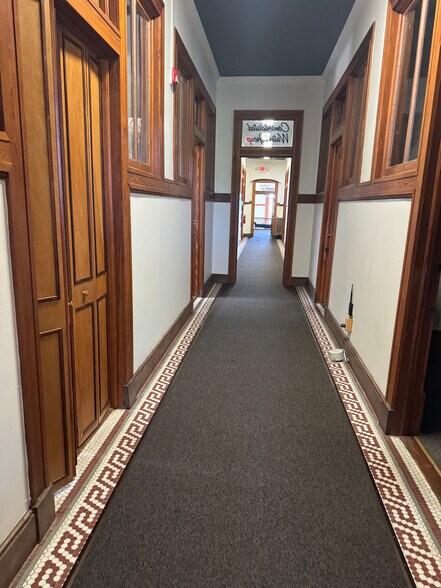 More Photos Of 44 SE 1st Ave, Ocala Office For Lease
