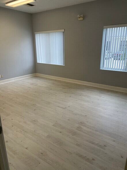 More Photos Of 12420 San Jose Blvd, Jacksonville Medical For Lease
