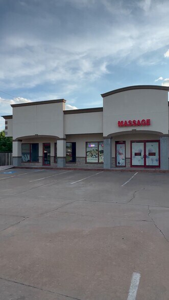 Primary Photo Of 701 S Kelly Ave, Edmond General Retail For Lease