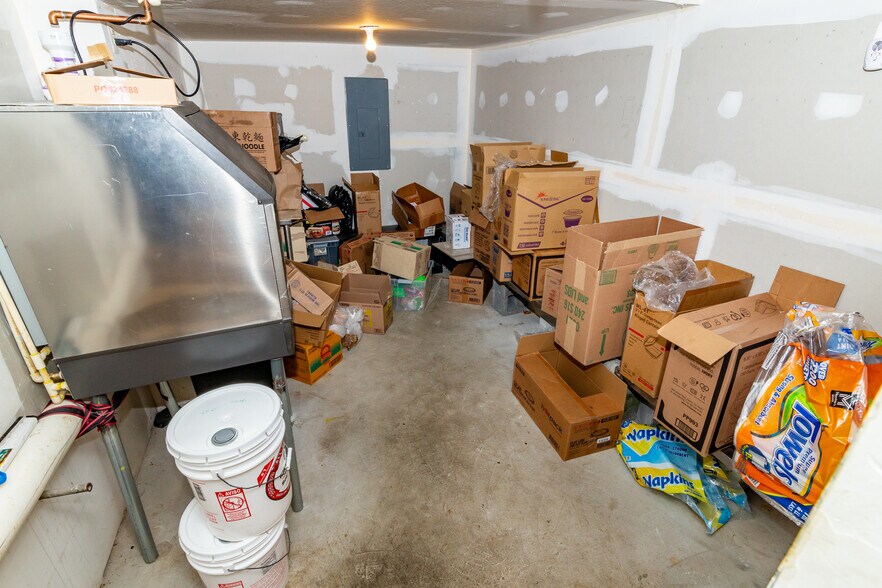 More Photos Of 1736 W North Ave, Baltimore Restaurant For Sale