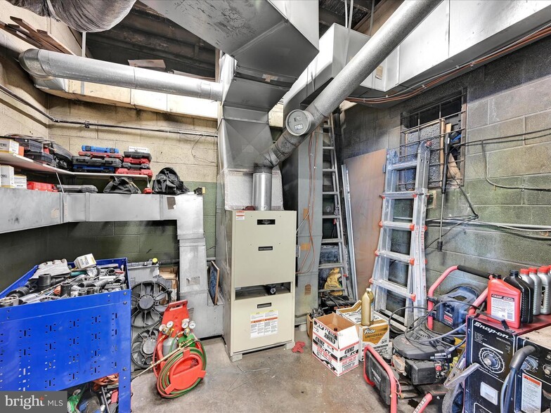 More Photos Of 801 S Prince St, Lancaster Auto Repair For Sale