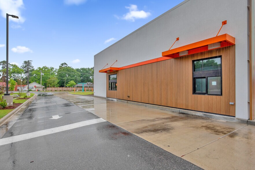 More Photos Of 507 W 3rd St, Pembroke Fast Food For Sale