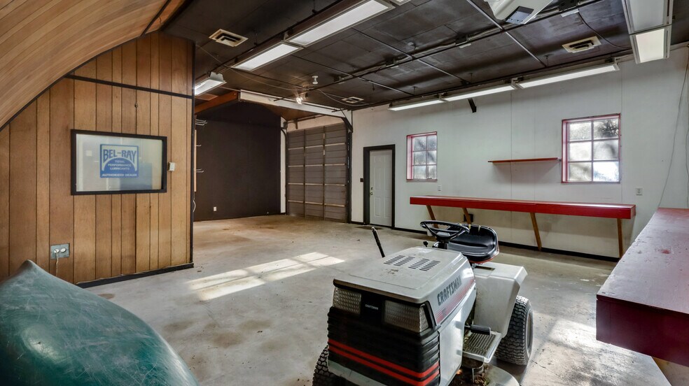 More Photos Of 119 Meadow Hill Dr, Menomonie Auto Repair For Sale