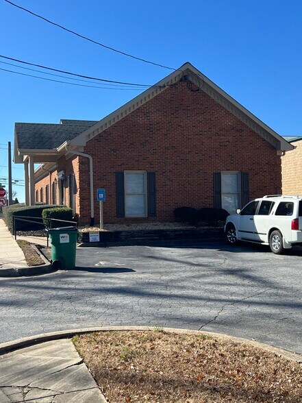 More Photos Of 2630 Beaver Ruin Rd, Norcross Medical For Sale