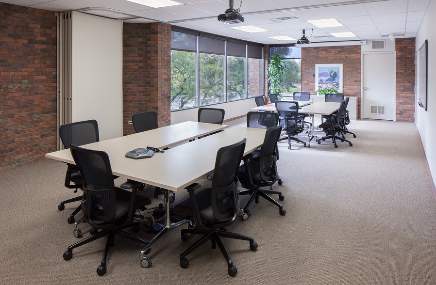 More Photos Of 3040 Charlevoix Dr SE, Grand Rapids Office For Lease