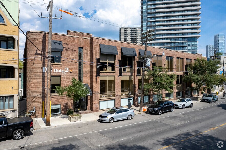 More Photos Of 320-326 Davenport Rd, Toronto Freestanding For Lease
