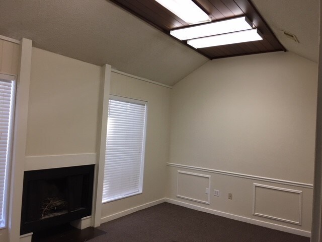 More Photos Of 11715 Bricksome Ave, Baton Rouge Office For Sale