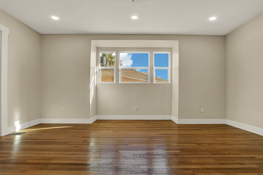 More Photos Of 1710 Montana Ave, El Paso Office For Sale