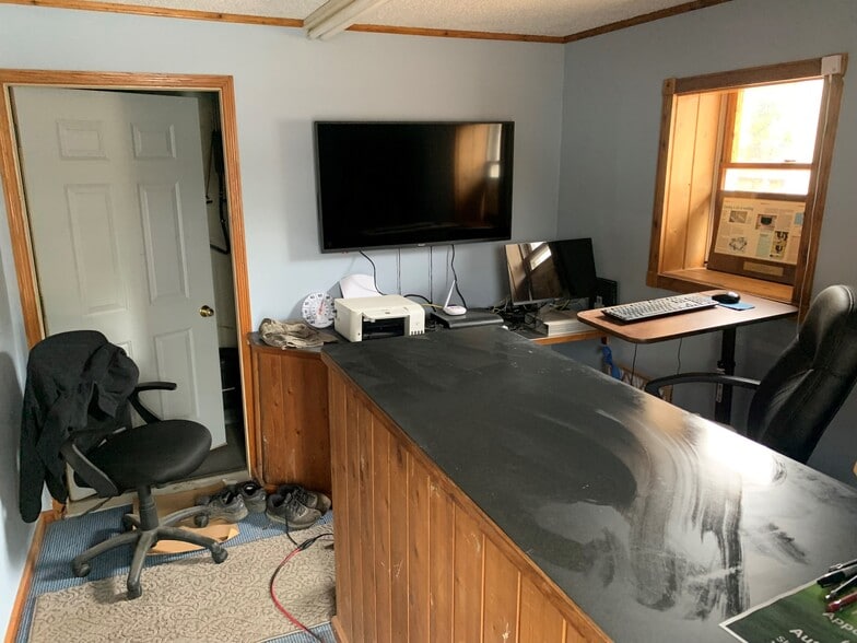 More Photos Of 106 Louis St W, Cologne Service For Sale