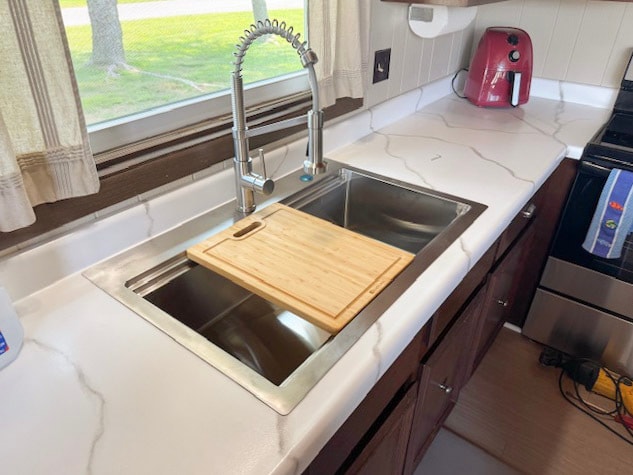 More Photos Of 752 W Faith St, Spruce Flex For Sale