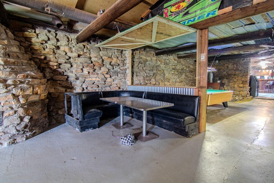 More Photos Of 18400 E B Hwy, Sheldon Flex For Sale