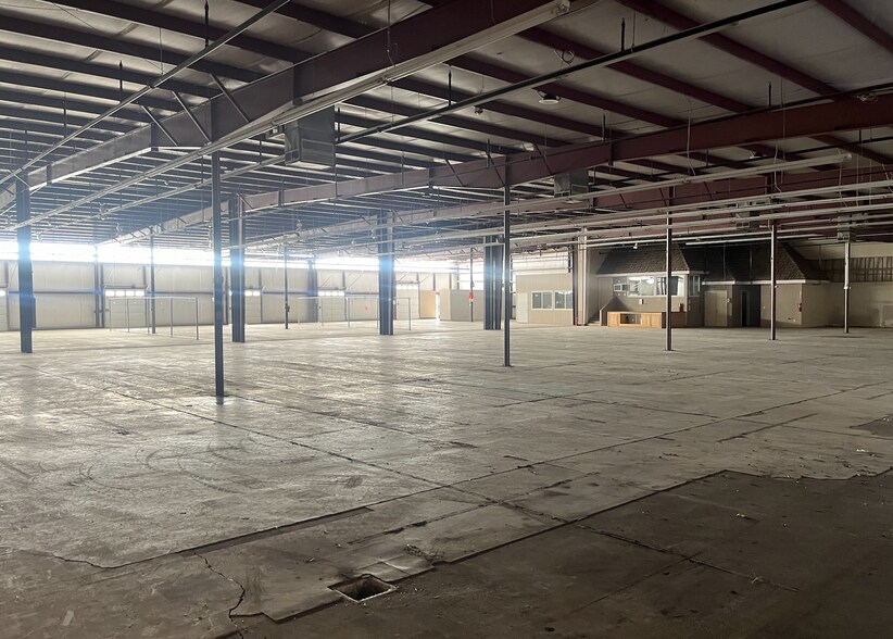 More Photos Of 4174 US 64, Kirtland Distribution For Sale