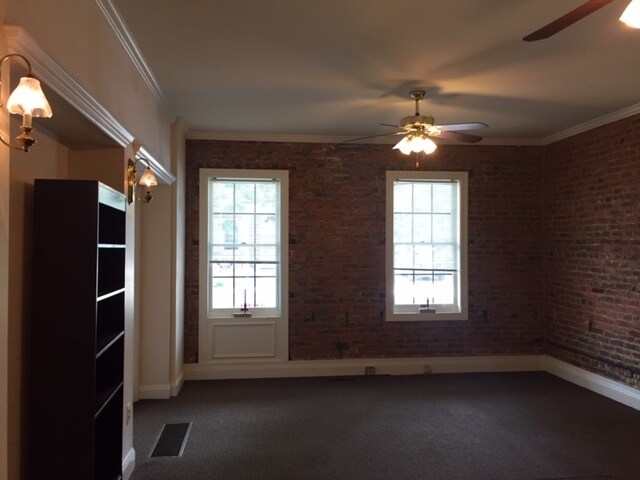 More Photos Of 56 Main St, Southampton Office For Lease