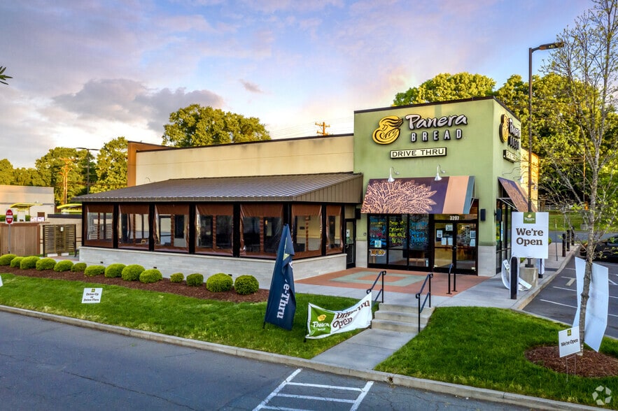 More Photos Of 3333-3351 Pineville Matthews Rd, Charlotte Unknown For Lease