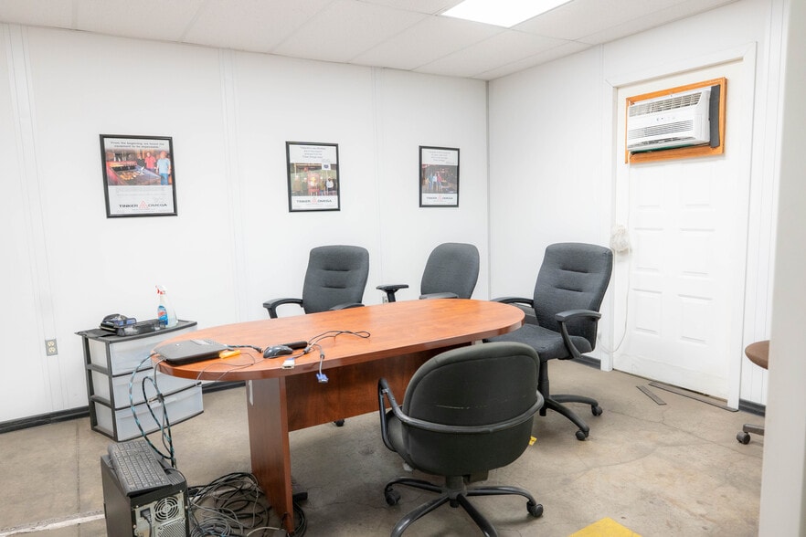 More Photos Of 2424 Columbus Rd, Springfield Warehouse For Sale