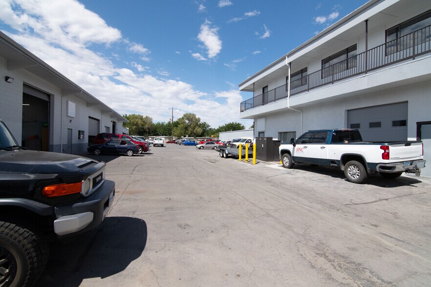 More Photos Of 425 Gentry Way, Reno Office For Lease