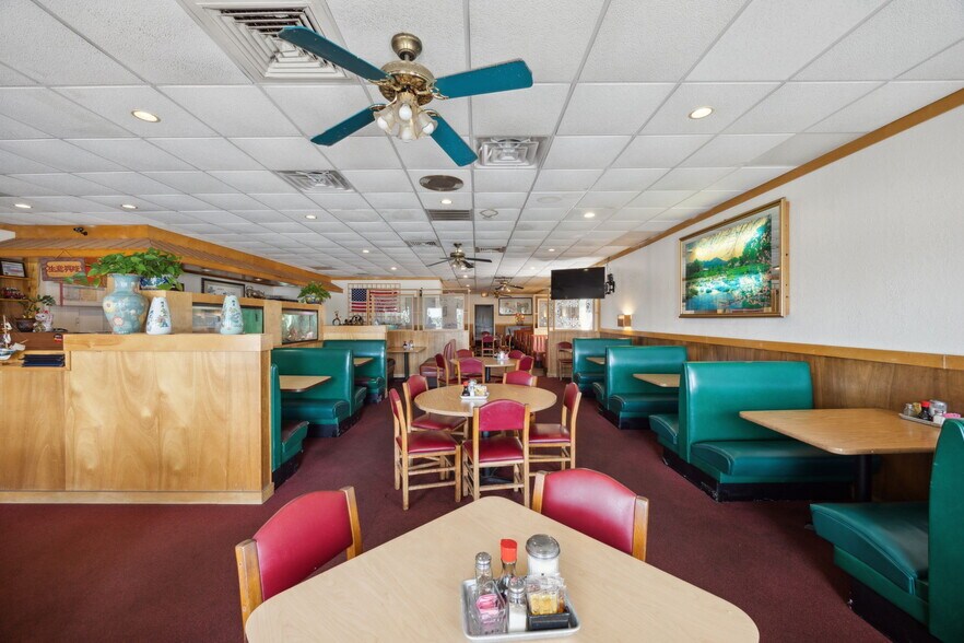 More Photos Of 525 Oates Rd, Garland Freestanding For Sale