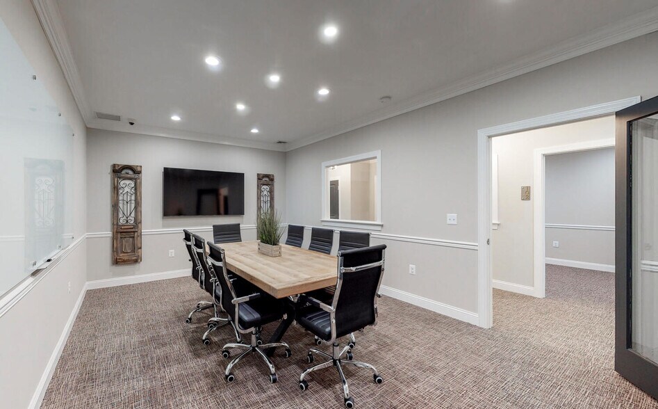 More Photos Of 48 S Market St, Elizabethtown Office For Lease