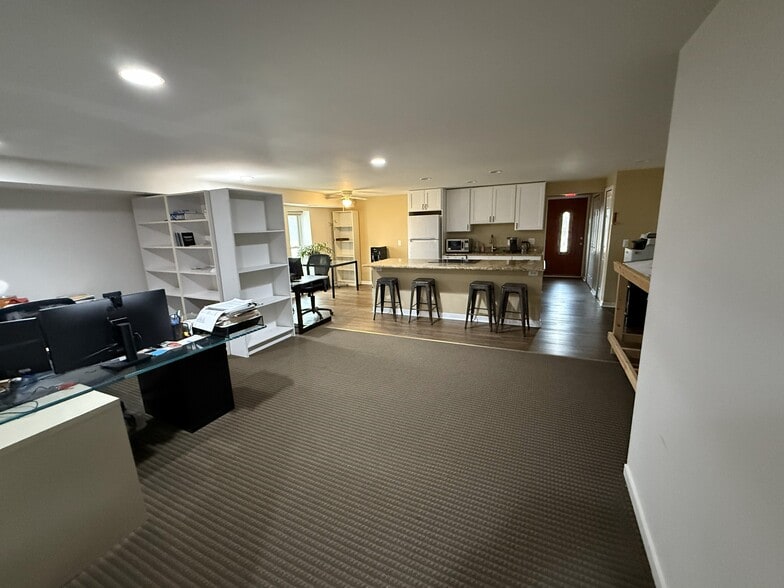 More Photos Of 7747 Auburn Rd, Utica Storefront Retail Office For Sale