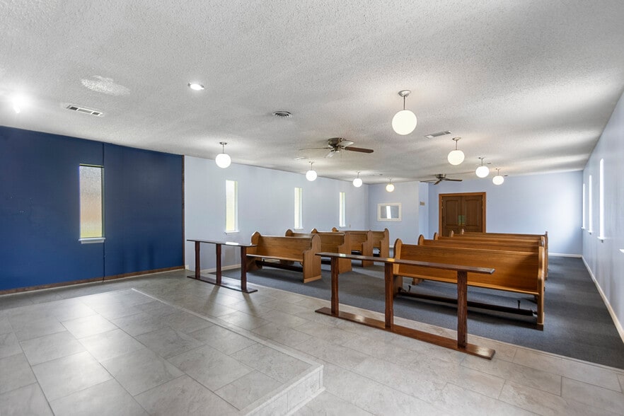 More Photos Of 201 SW 3rd St, Bryant Religious Facility For Sale