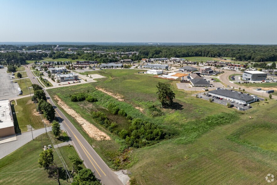 More Photos Of 1373 Union University Dr, Jackson Storefront Retail Office For Lease