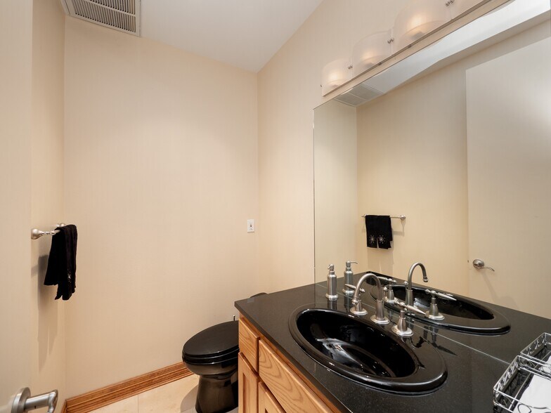 More Photos Of 805 N Congress Ave, Austin Storefront Retail Residential For Sale