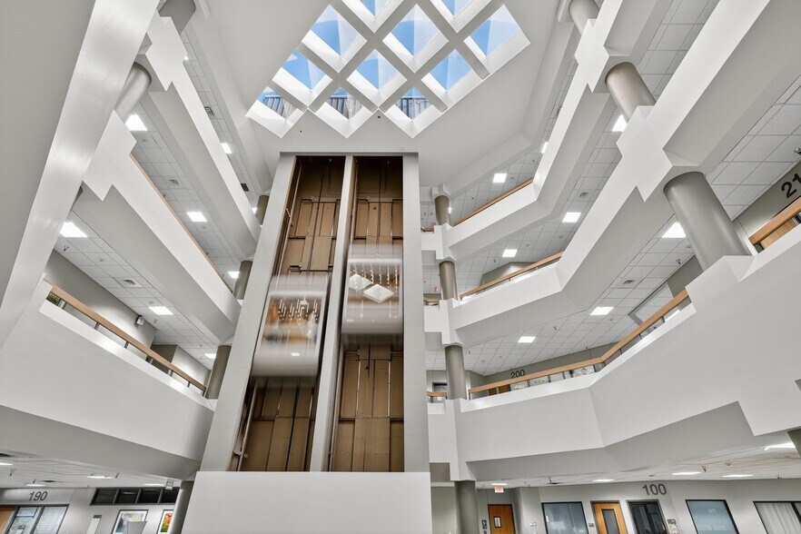 More Photos Of 11111 Research Blvd, Austin Medical For Lease