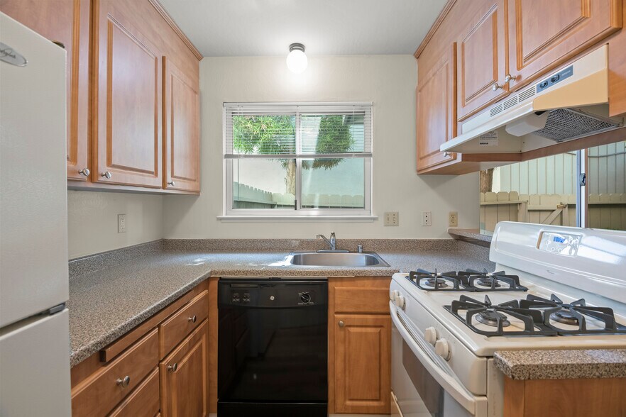 More Photos Of 3515 Chestnut Ave, Concord Apartments For Sale
